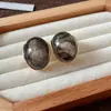 Pendientes geométricos de resina con incrustaciones de aguja plateada estilo retro de Hong Kong, pendientes de temperamento de alta gama, joyería simple para otoño e invierno, mujer