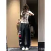 Camiseta Corta de Algodón Puro con Diseño de Marca de Moda, Cuello en V, Linda para Mujer, Verano, Corte Ajustado, Favorecedora, Estilo Chica Popular, Top para el Día a Día, Ins