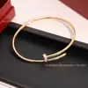 Pulsera de Uñas V Gold Edición Alta Clásica LOVE para Mujer, Extremos Engastados con Diamantes, Oro Rosa de 18k, Estilos Ancho y Estrecho, Joyería de Pulsera Versátil