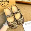 El mismo estilo que en Xiaohongshu: Zapatos de ballet KT con estampado de leopardo decorativo, accesorios de moda y versátiles, dijes para zapatos, hebillas decorativas para zapatos con agujeros DIY