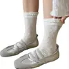 Calcetines Blancos de Primavera y Verano para Mujer, Calcetines de Encaje Geométrico con Volantes hasta la Mitad de la Pantorrilla, Calcetines de Algodón Puro Antipelusa Sin Costuras para Mujer, Estilo Dulce Coreano