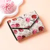 Bolso Cuadrado Pequeño con Estampado de Cerezas para Mujer, Bolso Nuevo de Estilo Niche de Moda para Damas, Billetera Portatarjetas Monedero con 70% de descuento