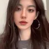Pendientes de Aro con Cruz de Diamantes Brillantes Exagerados, Diseño de Nicho con un Toque de Alta Gama, Pendientes de Botón Que Hacen Que la Cara Se Vea Más Pequeña