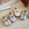 Sapatos de Caminhada para Bebê Menina Sapatos Individuais de Princesa Estilo Novo Primavera e Outono Sapatos Pequenos de Couro para Meninas Sola Macia Sapatos Estáveis Dropshipping