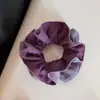 Goma de pelo Retro Morado Taro con Flor de Tela Dulce y Elegante Pinza Lateral para el Cabello Accesorio para el Cabello para Mujeres de Otoño e Invierno