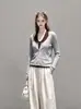 Cárdigan de Punto de Dos Piezas Bloque de Color Otoño/Invierno 2026 para Mujer, Corte Ajustado, Adelgazante, Canalé, Suéter con Cuello en V Grande Ropa Exterior 10790