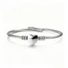 Pulseira de cabo de aço em formato de coração em estoque do fabricante, bracelete de aço titânio para mulheres, não desbota, joias da moda e simples em formato de coração para atacado