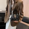 Bolso de Diseño Nicho de Alta Gama Estilo Occidental para Mujer 2023 Nuevo Estilo Popular Bolso Cruzado Moda Bolso Cubo Portátil