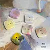 Botones coloridos pequeños de peces, mariposas, monedas, nubes, estrellas, triángulos, de dos agujeros irregulares y color degradado para ropa de niños y mujeres DIY