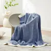 Manta Decorativa de Terciopelo a Media Cara Color Sólido Otoño/Invierno Manta Decorativa para Sofá Fresca y de Lujo Ligero Gruesa Cálida Manta Chal para Siesta en la Oficina