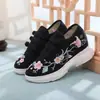 Tênis de Lona Branco com Garça Bordada Sapatos Bordados Sapatos de Tecido Antigos de Pequim Sapatos Brancos Espessos Tênis Esportivos Sapatos de Estilo Antigo Saiba Como