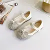Sapatos Doces de Couro Estilo Coreano para Meninas 2026 Outono/Inverno Nova Chegada Sapatos de Princesa para Meninas Sola Macia Sapatos Individuais Elegantes e Versáteis para Bebês Meninas
