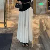Conjunto de verano de moda hecho a medida: conjunto de top asimétrico de hombros descubiertos y falda de estilo francés nuevo y moderno