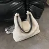 Bolso Tote Nuevo de Otoño 2026 de Alto Estilo con Estampado de Leopardo Único para Mujer, Bolso de Hombro de Felpa de Gran Capacidad, Bolso de Axila para Viajes Diarios
