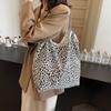 Bolso de Tela Estilo Coreano Ins Súper Popular Estampado Leopardo Bolso de Hombro de Gran Capacidad para Mujer Bolsa de Compras Bolso Tote Portátil Moderno
