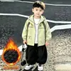 Jaqueta Matelassê Infantil 2026 Outono/Inverno Novo Estilo Bebê Acolchoada Top Infantil com Capuz Vento de Fim de Outono Início de Inverno Tendência