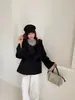 Nuevo estilo, abrigo de cachemira holgado con cuello de piel de zorro, que presenta un estilo relajado y casual, y una capa exterior de lana de doble cara, lo que lo convierte en un abrigo grueso y cálido.