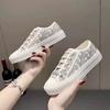 Novo estilo de flor antiga bordada letra D sapatos de lona para casa homens e mulheres na moda verão 2024 novo estilo sapatos casuais planos para todos os gostos