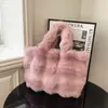 Bolsa de Peluche de Alta Gama Otoño/Invierno para Mujer 2026 Nueva Súper Popular Versátil Bolso Tote Tendencia de Moda Bolso de Mano Transfronterizo