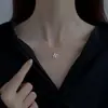 Collar de Trébol de Cuatro Hojas para Mujer, Diseño Versátil, Cadena para Clavícula de Estilo Nuevo, Lujo Ligero de Nicho, Regalo de San Valentín para Novia, Regalo de Cumpleaños