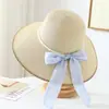 Chapéu de Palha com Laço de Fita de Seda Elegante Francês Pérola Mulheres Verão Coroa Redonda Passeio na Praia Proteção Solar Versátil Chapéu Alto Tendência