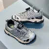 Zapatillas con hebilla giratoria, nuevo modelo otoño 2026, modernas y versátiles, de suela blanda, antideslizantes, resistentes al desgaste, para niños y niñas
