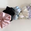 Goma para el pelo satinada brillante con un tacto elegante, Lazo para moño bajo informal, Elegante accesorio para el pelo de color liso para el verano