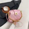 Bolso de Mano de Cadena con Patrón de Diamante 2026 Nuevo Bolso Concha Nicho Bolso de Hombro de Diseño de Cuero Suave para Mujer
