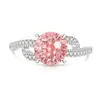 Douyin Venta Caliente Colorido Gema Fuego Artificial Corte Torcido Brazalete Anillo Mujeres Súper Brillante Diamante de Alto Carbono Chapado en Oro Real Anillo de Dedo Transmisión en Vivo Dropshipping