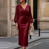Vestido Europeo Cruzado de Cuello en V con Mangas de Malla Transparente tipo Linterna, Retazos de Satén, Corte Entallado, Vestido de Noche de Longitud Media