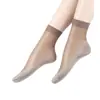 Calcetines de Hielo de Verano para Mujer, Calcetines Finos hasta la Mitad de la Pantorrilla, Estilo Trendy Ins, Celebridad de Internet Calcetines Largos de Terciopelo de Seda de Hielo de Verano Caídos