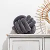 Suministro Exclusivo Transfronterizo de Cojines de Bola Anudada Estilo Nórdico, Cuerda de Tres Hilos Redondo Tejido a Mano Decorativo de Spandex Almohadas Decorativas al por Mayor