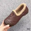Zapatos sin cordones para mujer, de cuero suave, con suela de tendón, zapatos de algodón cálidos para exteriores de invierno 2026, zapatos peludos, zapatos de algodón de suela plana