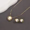 Conjunto de Joias Minimalista Europeu e Americano em Ouro e Prata Contrastantes com Anel Duplo Escovado, Colar com Corrente de Caixa, Brincos, Embalado Individualmente