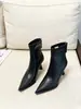 Botas de Cano Curto Pretas de Salto Alto Femininas Bico Fino Estreito 2026 Novo Estilo Salto Agulha e Botas Meia Elegantes Botas Single para Primavera/Outono
