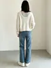 Jeans boca de sino retrô de cintura alta para mulheres, novo estilo de início de outono, elástico, modelador, versátil, adequado para baixinhas, disponível em azul e preto, comprimento cropped