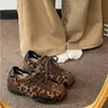 Zapatillas Deportivas para Mujer 2026 Primavera/Otoño Estampado de Leopardo Versátiles Casuales con Cordones Puntera Redonda Suela que Aumenta la Altura Estilo de Entrenamiento Alemán