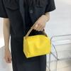 Bolso de Mujer Portátil Simple de Moda 2022 Nuevo Color Caramelo Indentación Portátil Bolso Cuadrado Pequeño Bolso de Hombro Cruzado Simple