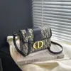 2025 Nueva Bolsa Cruzada Europea y Americana Bordada Bolsa Montaigne Bolsa Cuadrada Pequeña de Moda Versátil Cadena Hombro Cruzada Bolso de Mujer