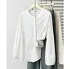 Camisa casual artística para mujer, nuevo estilo otoño 2026, adelgazante para chicas de talla grande, top de manga larga bordado con encaje 0869