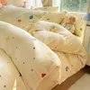 Conjunto de cama de quatro peças em veludo de leite de inverno, novo estilo 2026, capa de edredom e lençol de cama em fleece de coral, mais um conjunto de três peças de roupa de cama quente com forro de fleece