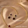 Collar de Esmalte Glaseado con un Diamante Par de Pendientes de Esmalte Glaseado con Diamantes Traje Geométrico para Dama para Fiesta de Cena