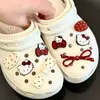 Zapatos de agujero rojos Ankara KT con hebilla de gato, dibujos animados, DIY, lazo lindo, parte superior extraíble, zapatos decorativos, accesorios de flor