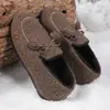Zapatillas peludas de suela gruesa de venta caliente para mujer 2026, para usar en exteriores, con lazo, forradas de felpa para abrigar, calidad de exportación, cómodas zapatillas de algodón de suela suave y punta cerrada