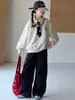 Sudadera para Niñas Primavera y Otoño 2026 Nueva Moda Infantil Cuello Peter Pan Estilo Universitario Conjunto de Otoño para Niños Mayores Manga Larga