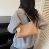 Bolso Cuadrado Pequeño Tejido Hecho a Mano de Nicho Coreano para Mujer 2025 Otoño Nuevo de Moda Retro Casual Bolso de Hombro o Axila