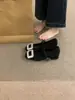 Sapatos de Salto Alto Pequenos com Strass Boca Rasa Flats 2025 Novo Inverno Feminino Peludos Cinza Estilo Fada Sapatos Mary Jane para Mulheres