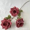 Flor de seda rosa dulce repujada estilo europeo de 3 cabezas, flor artificial suave para el hogar, flor decorativa de rosa para boda, boda