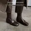 Botas femininas de luxo leve estilo francês, justas, com fivela de cinto, botas de moda de salto alto para outono e inverno, botas curtas versáteis com aumento interno de altura