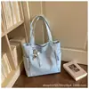 Nova bolsa de mão de luxo para mulheres, moderna e fashion, bolsa estilosa de ombro, casual e versátil para o trabalho e compras, bolsa de ombro